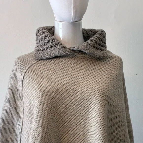 Handmade Beige Knit Wool Blend Poncho with Fringe - Picture 2 of 11